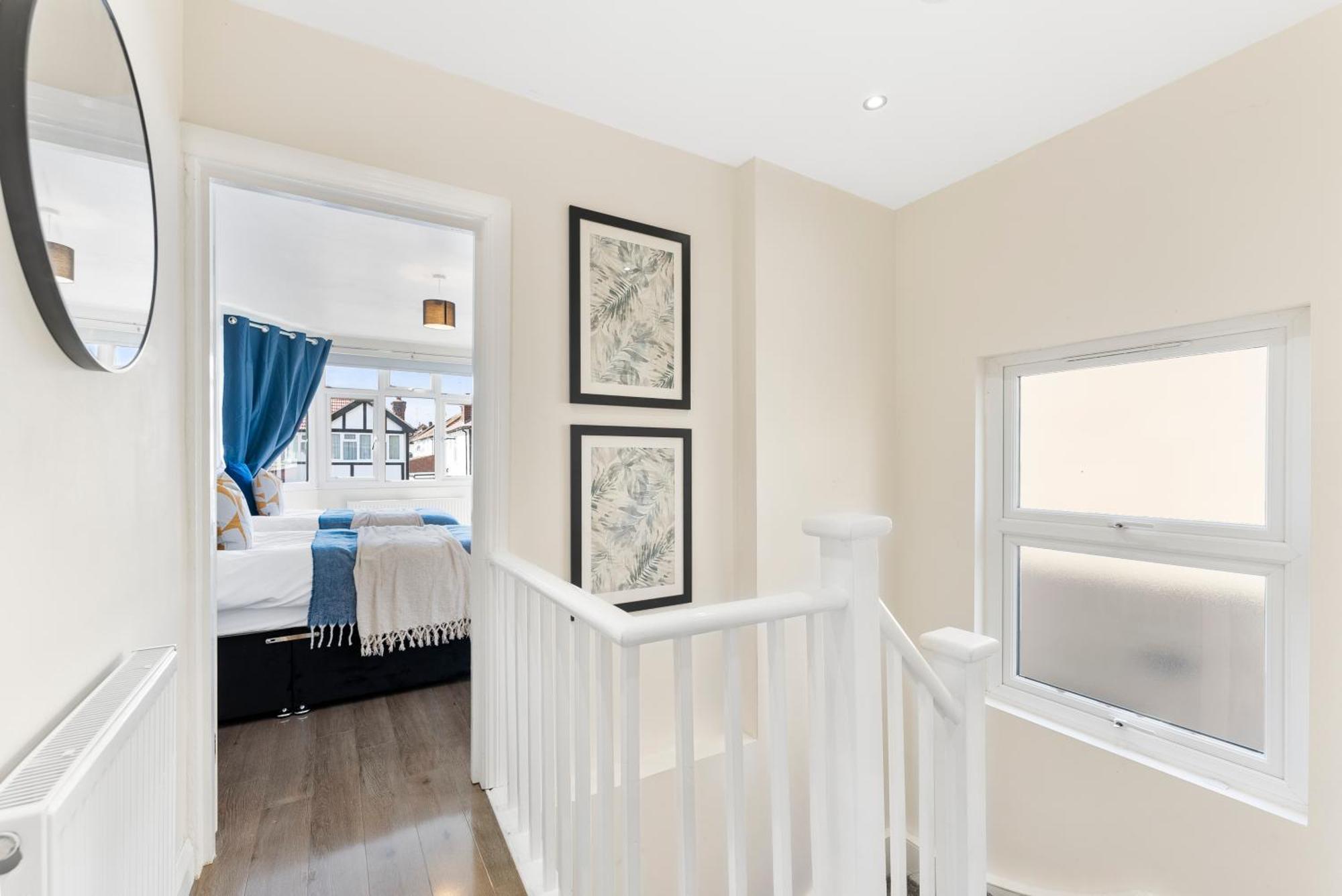 Stylish Wembley Gem - Parking -Sleeps 14 London Luaran gambar
