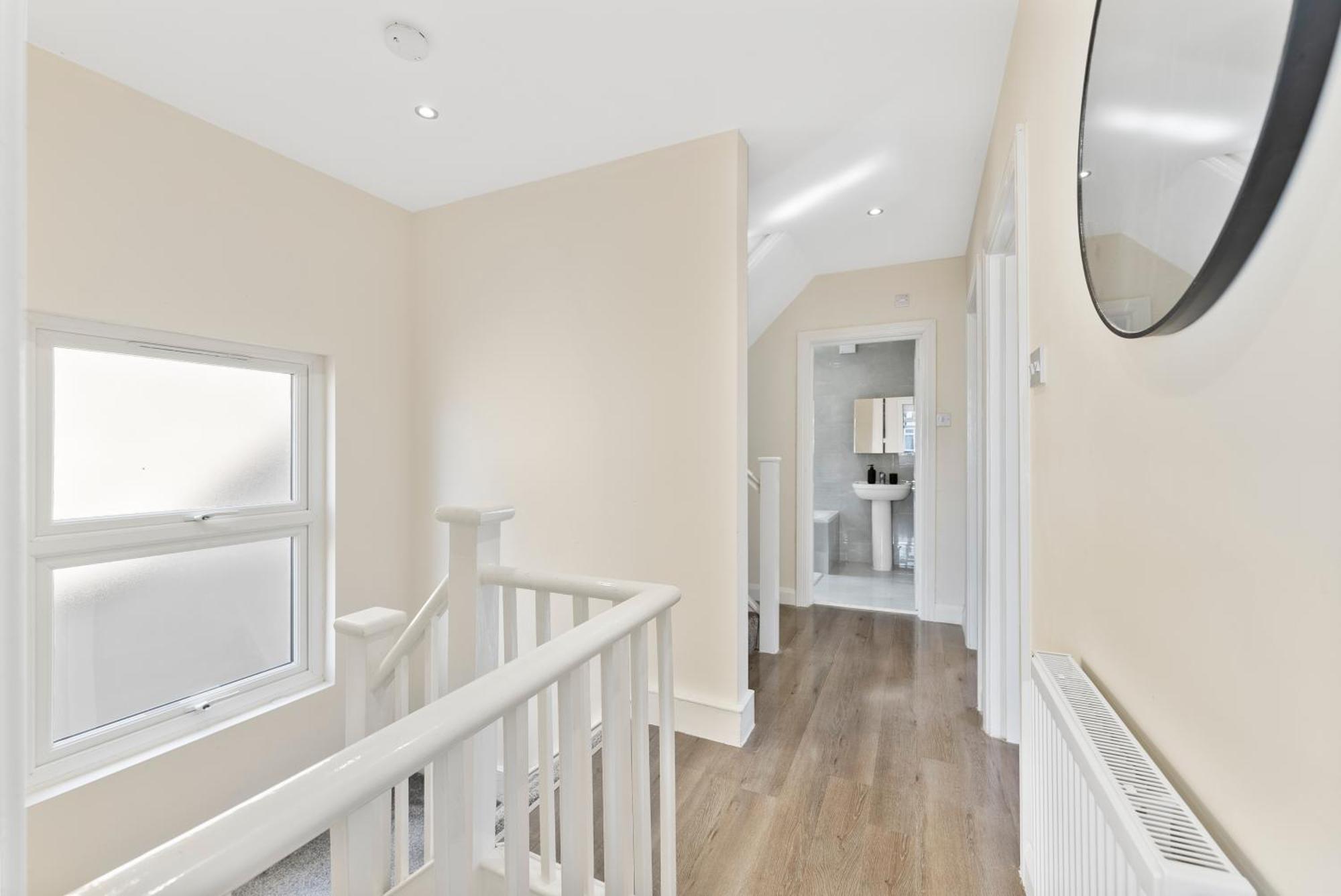 Stylish Wembley Gem - Parking -Sleeps 14 London Luaran gambar