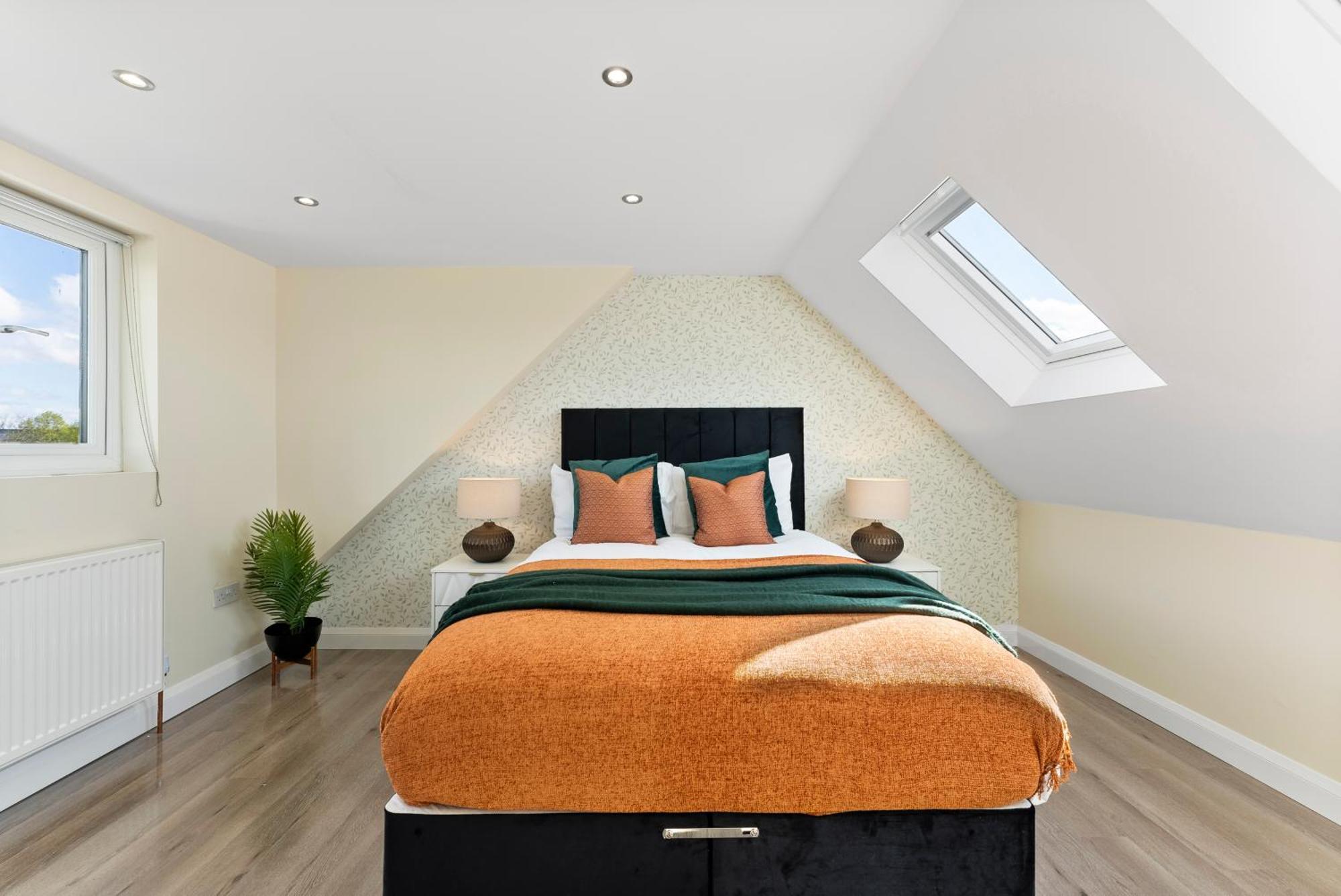 Stylish Wembley Gem - Parking -Sleeps 14 London Luaran gambar