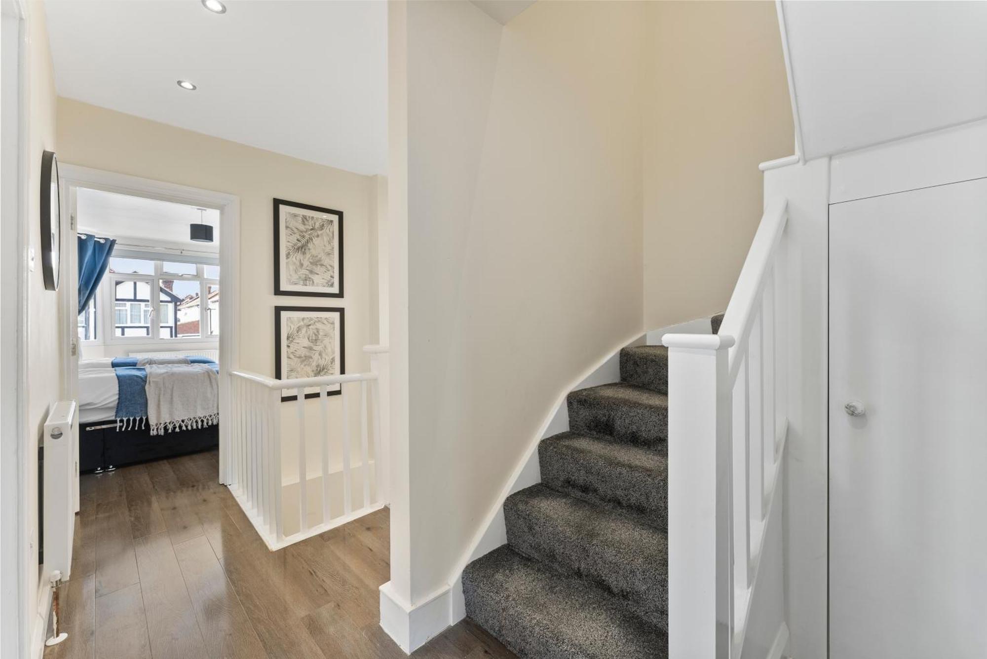 Stylish Wembley Gem - Parking -Sleeps 14 London Luaran gambar